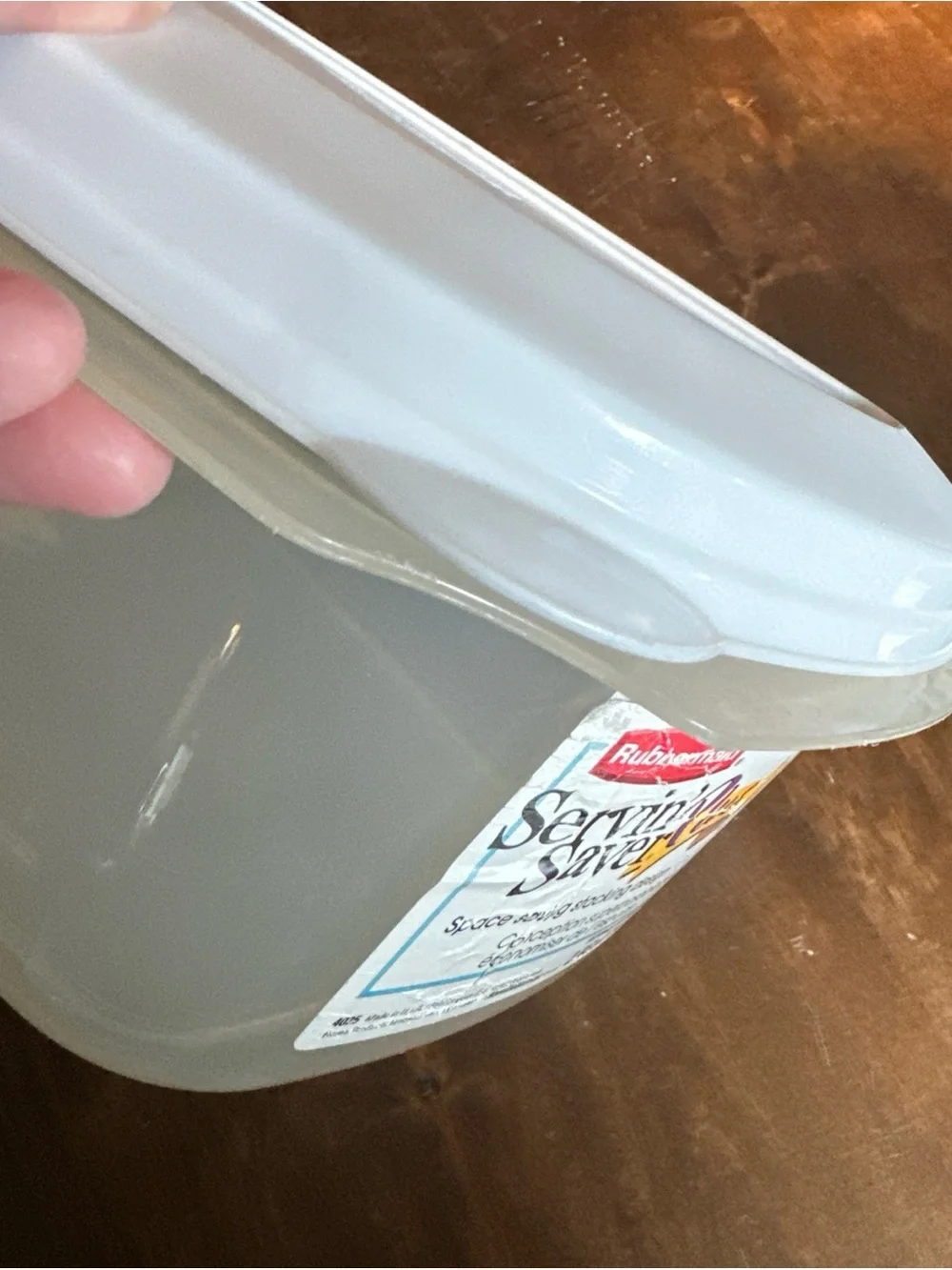 VTG Rubbermaid Servin Saver Plus 2.4 Gal Rectangle Space Saving Stacking